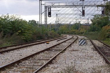 Üç parça demiryolu