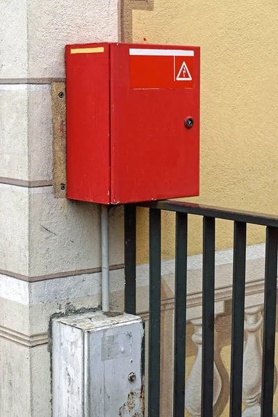 Caja eléctrica roja —  Fotos de Stock