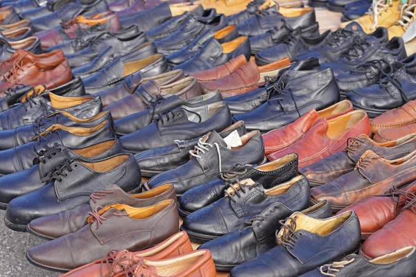 Altschuhflohmarkt — Stockfoto