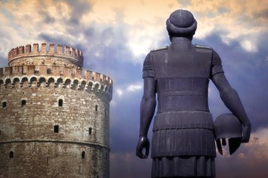 Makedonya ve Selanik'te - Yunanistan Beyaz Kule'nin yanında büyük İskender'in babası Kral Philip II ünlü kralı                               