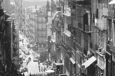 Bir retro Görünüm 'Rua 31 de Janeiro' Porto, Portekiz                               