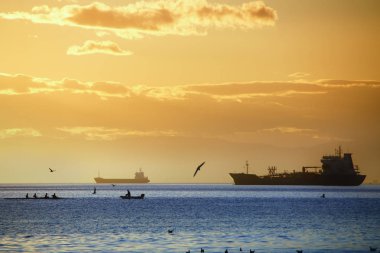 Selanik Limanı - Yunanistan romantik bir gün batımı
