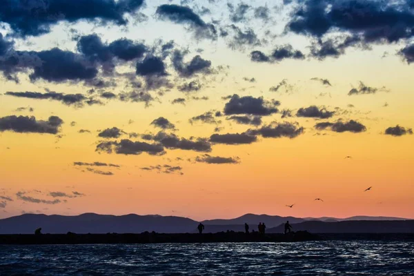 Zonsondergang Bewolkte Lucht Boven Zee — Stockfoto