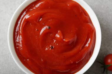 Baharat domates sosu