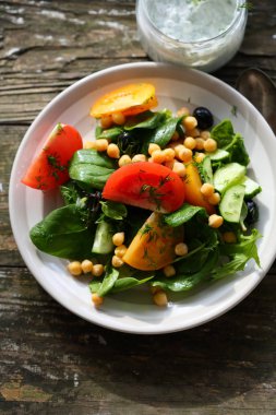 Taze sağlıklı salata 