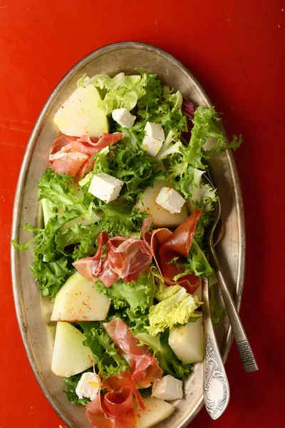 Salade fraîche au prosciutto — Photo