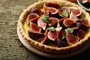 Taze incir ve krema ile tart