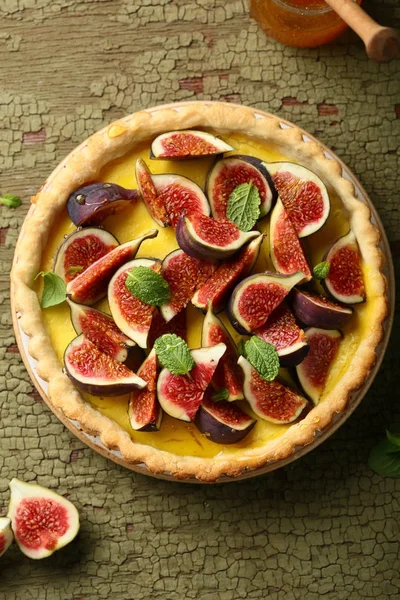 İncir ile şekerli tatlı tart