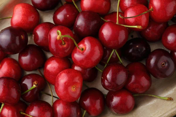 Cerezas orgánicas arriba — Foto de Stock