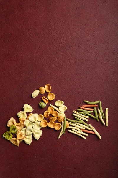 Výše uvedená syrové těstoviny — Stock fotografie