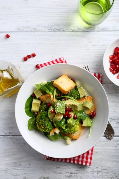 Zdravý salát s brokolicí — Stock fotografie