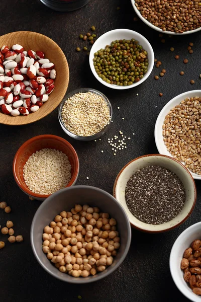 食品スーパーの穀物と豆のセット — ストック写真