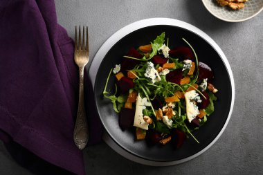 Taze salata beetroots ile