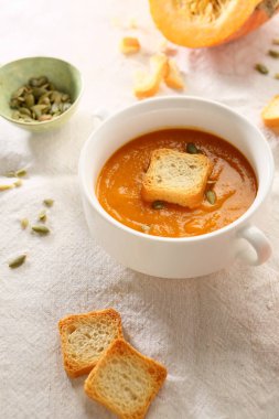 kremalı balkabağı çorbası