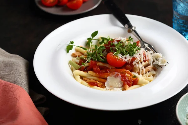 Pasta with red sauce and tomato — Stock Photo, Image