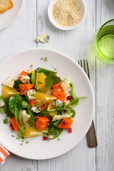 Insalata vegetariana con zucca — Foto Stock