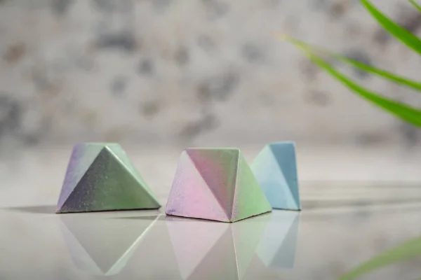 Солодкий шоколад цукерки пастельний колір крупним планом — стокове фото