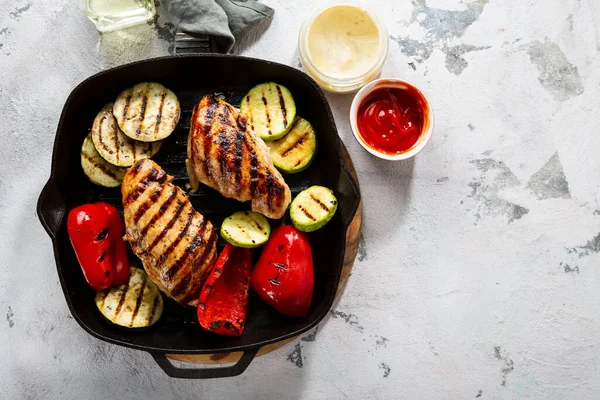 Grilled Chicken Vegetables Pan Overhead View — Stock Photo, Image