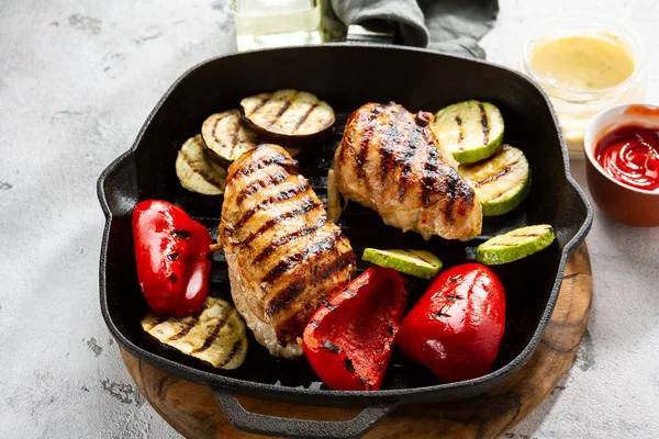 Grilled Chicken Vegetables Pan — Stock Photo, Image