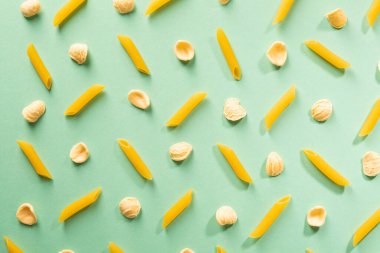 Renk yüzeyinde ham makarna deseni