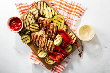 Yaz bbq ızgara et ve sebze üst görünüm