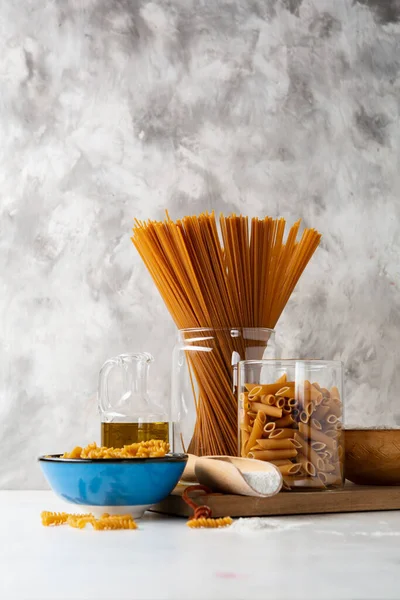 Whole Wheat Penne Brown Spaghetti Glass Jar Italian Food — Stock Photo, Image
