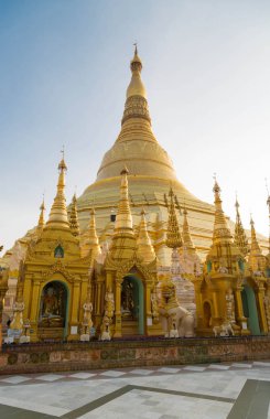 shwedagon pagoda, yangon, myanmar