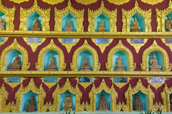 Särskilt på Chaukhtatgyi pagoda, Yangon, Myanmar — Stockfoto