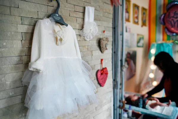 Mamãe, panos, criança, vestido — Fotografia de Stock