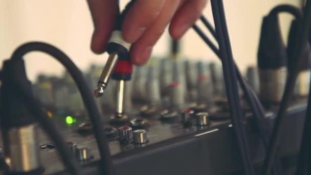 Insertar plug music touch — Vídeo de stock