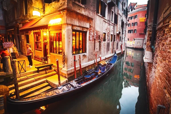 Italia, Venecia, Venecia, noche de arquitectura paisajística — Foto de Stock