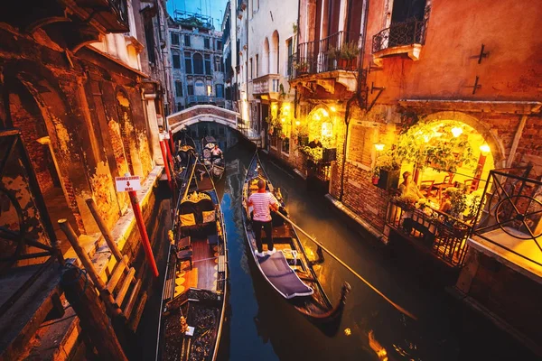 Italia, Venecia, Venecia, noche de arquitectura paisajística — Foto de Stock