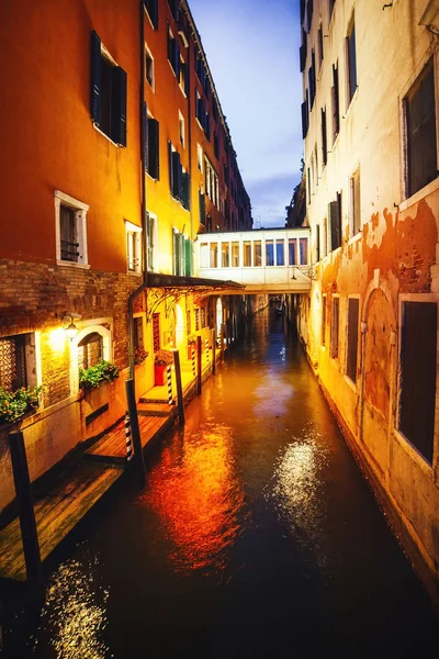 Italia, Venecia, Venecia, noche de arquitectura paisajística — Foto de Stock