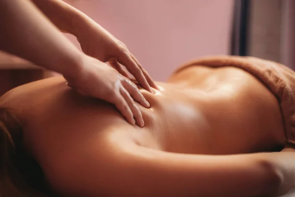 Uomo Che Massaggi Mani — Foto Stock