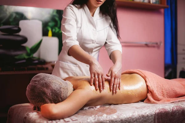 Spa Procedure Van Rug Door Honing Voor Vrouw Beauty Salon — Stockfoto