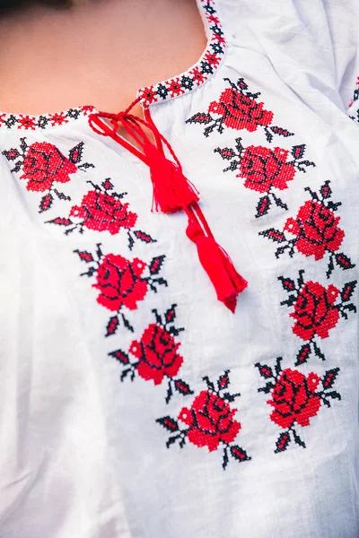 flax shirt with embroidery for women with roses