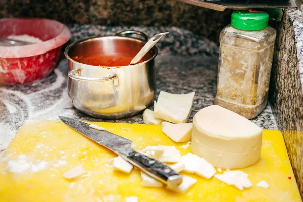 Cozinhando Queijo Molho Para Pizza Cozinha Para Master Class — Fotografia de Stock