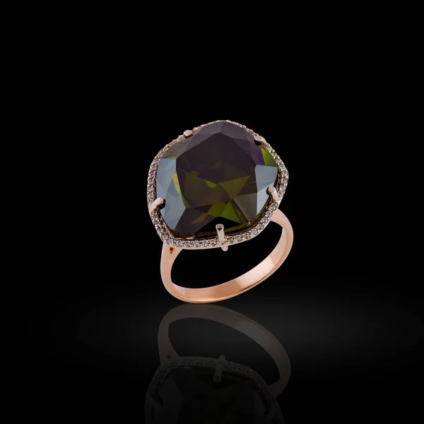 Gold Ring Big Emerald Gift Girl — Stock Photo, Image