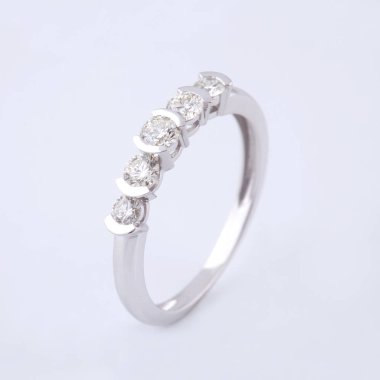 Kızlar için parlak swarovski taşlarla metal halka