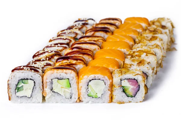 Sushi Set Mit Vier Verschiedenen Sorten Auf Weißem Hintergrund — Stockfoto