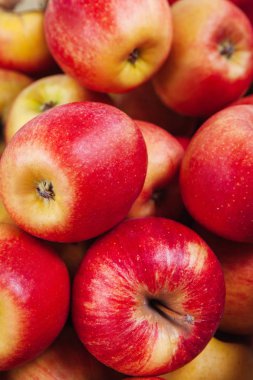 texture of fresh juicy red apples