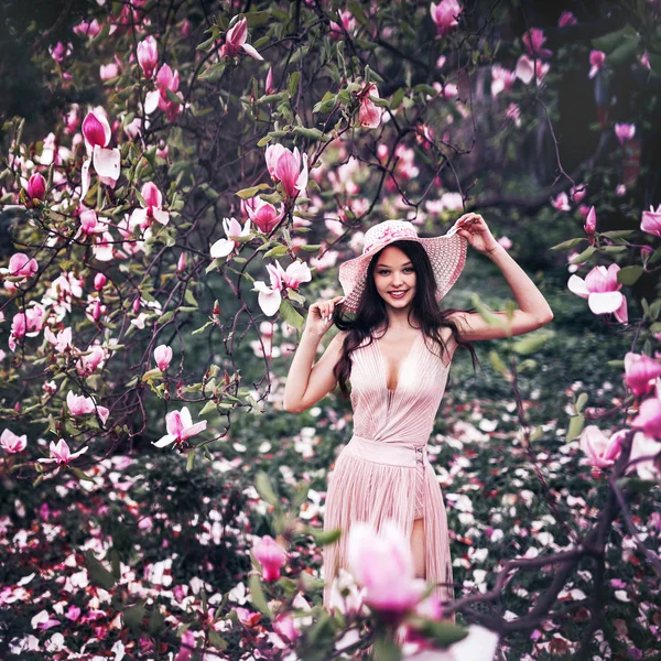 Delicate Romantic Portrait Girl Nature Garden Magnolias — ストック写真