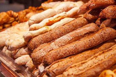 Ekmek ürünlerinin güzel sıralanması