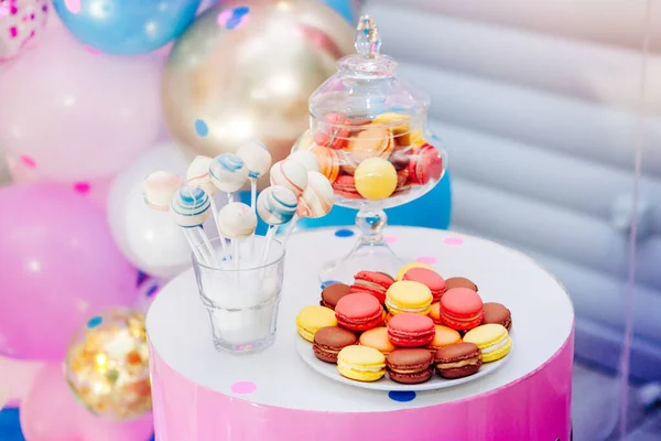 Sweet Macaroons Table — Stock Photo, Image