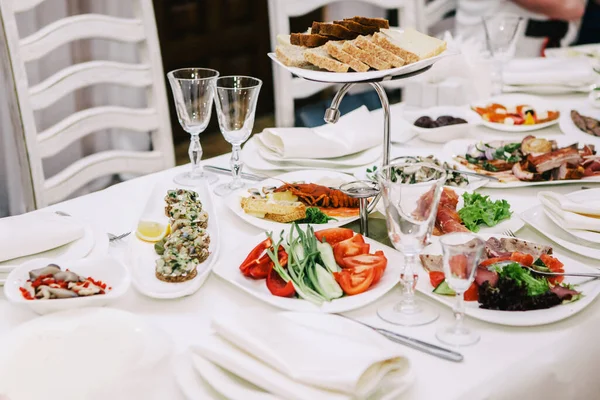 Kafede Yemekli Şenlik Masası — Stok fotoğraf