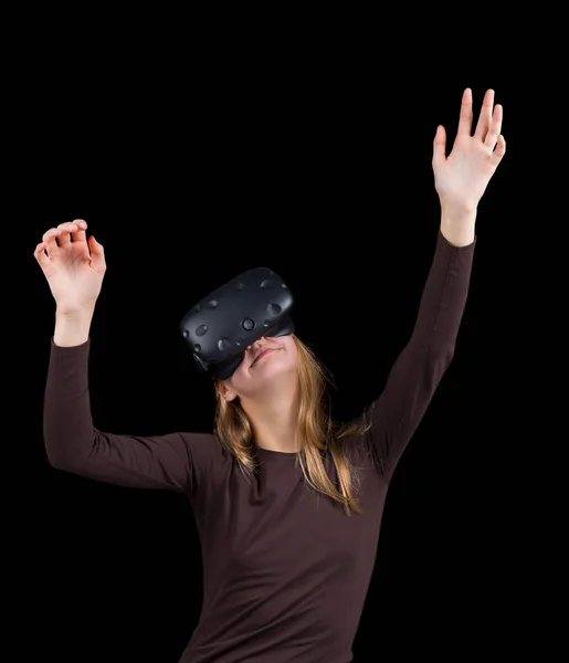 Ragazza bionda che utilizza VR - auricolare realtà virtuale — Foto Stock