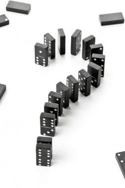 Risk, sorun veya belirsizlik kavramı - domino oyunu formu taşlar.