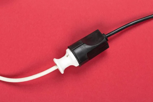 Plugue de cabo de alimentação europeu branco conectado com conector preto c — Fotografia de Stock