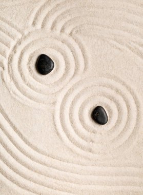 Zen kum ve taş komisyonlu çizgiler, eğriler ve daireler ile Bahçe. 