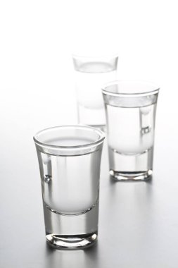 Alman burbonu Korn Schnapps fondip bardakları